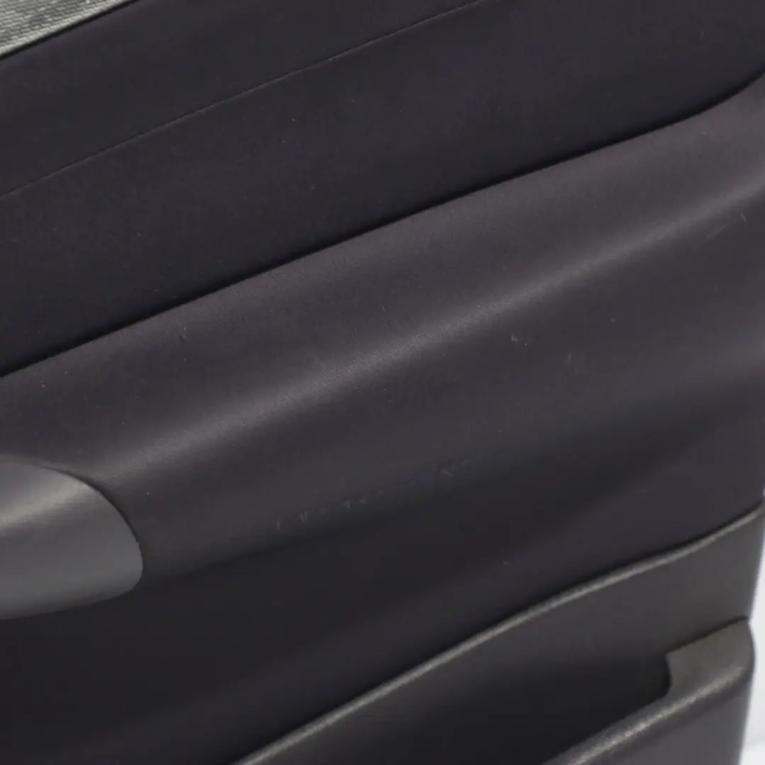 Mercedes-Benz W168 Revetement de Porte avant A Droite Tissu Gris Ardoise pour à propos du numéro de pièce A1687206870 Mercedes-Benz W168 Revetement de Porte avant A Droite Tissu Gris Ardoise - SKU A1687206870 - Numéro de pièce A1687206870