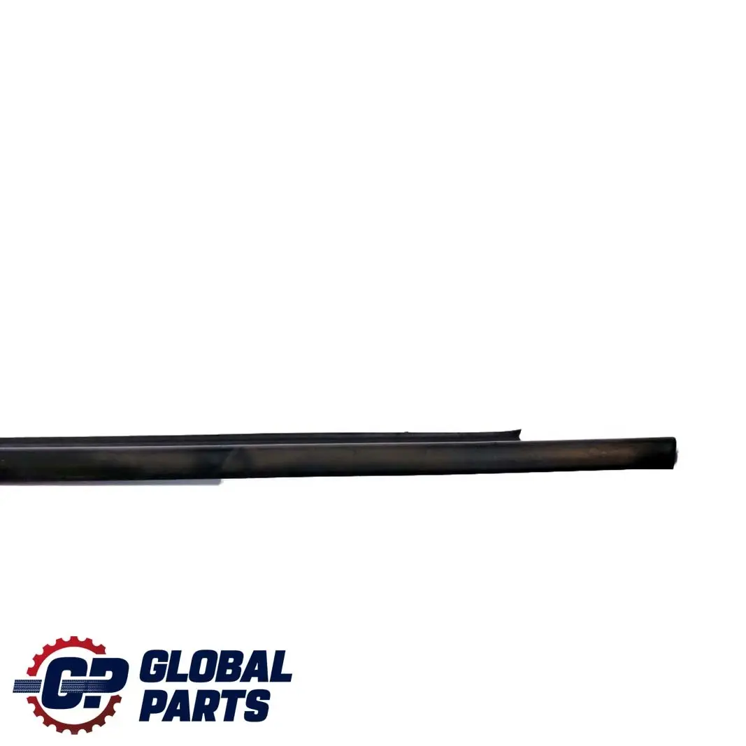 Lewa Uszczelka Listwa Szyby Drzwi do MERCEDES W168 o numerze A1687250165 MERCEDES W168 Lewa Uszczelka Listwa Szyby Drzwi - SKU A1687250165 - Numer Części A1687250165