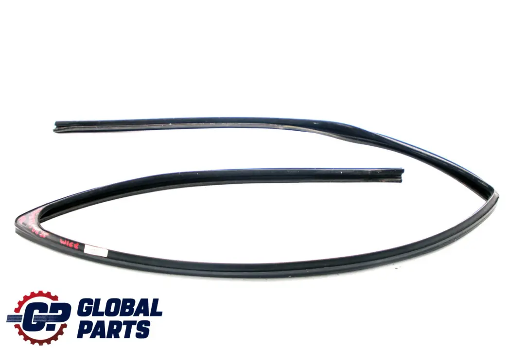 Mercedes-Benz A-Class W168 Front Right Door O/S Window Seal Gasket to with Part number A1687250825 Mercedes-Benz A-Class W168 Front Right Door O/S Window Seal Gasket - SKU A1687250825 - Part number A1687250825