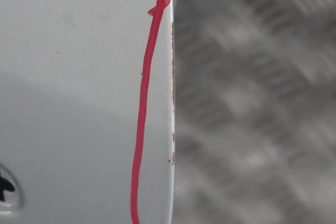 A-Klasse W168 Tür Hinten Links Polar Silber Metallic - 761U für Mercedes mit Teilenummer A1687302305 Mercedes A-Klasse W168 Tür Hinten Links Polar Silber Metallic - 761U - SKU A1687302305-PS - Teilenummer A1687302305