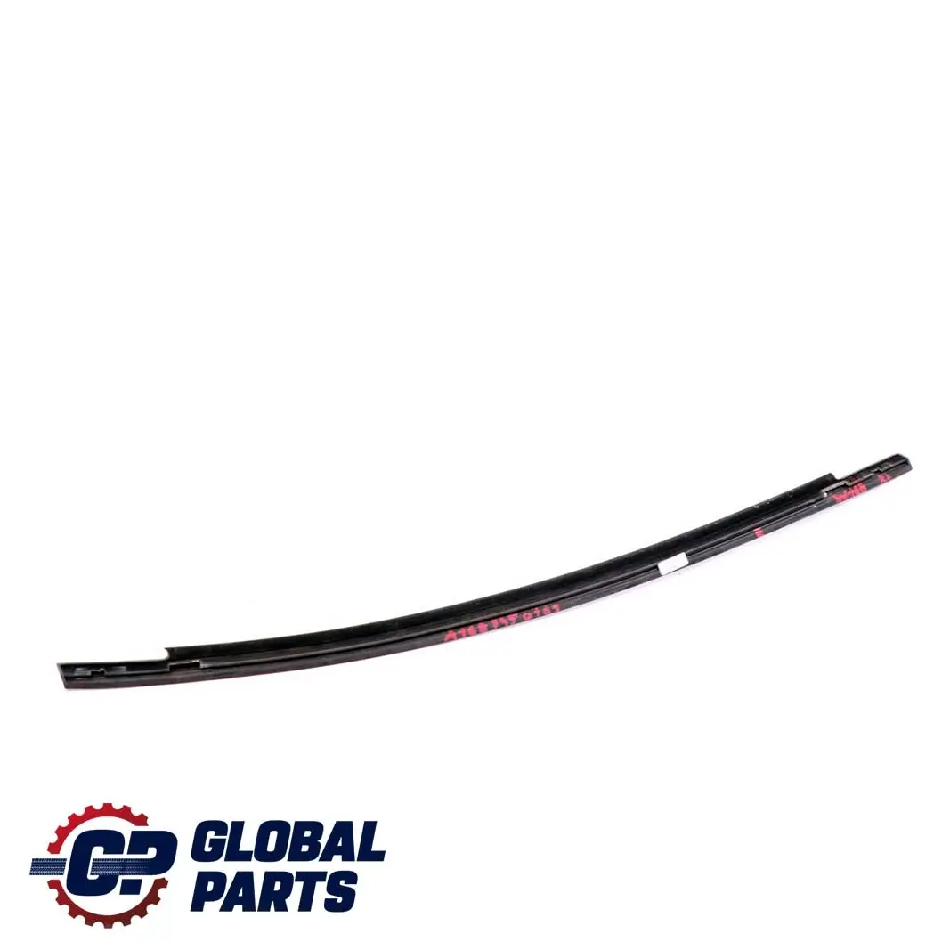 Mercedes-Benz A W168 Rear Left Door Window Sealing Rail Outside para con número de pieza A1687350165 Mercedes-Benz A W168 Rear Left Door Window Sealing Rail Outside - SKU A1687350165 - Número de pieza A1687350165