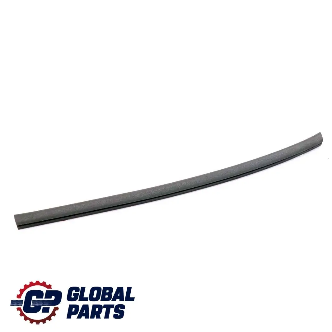 Mercedes-Benz A W168 Rear Left Door Window Sealing Rail Inside para con número de pieza A1687350365 Mercedes-Benz A W168 Rear Left Door Window Sealing Rail Inside - SKU A1687350365 - Número de pieza A1687350365