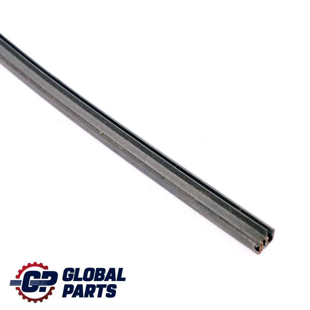 Mercedes-Benz A W168 Rear Right Door Window Sealing Rail Inside para con número de pieza A1687350465 Mercedes-Benz A W168 Rear Right Door Window Sealing Rail Inside - SKU A1687350465 - Número de pieza A1687350465