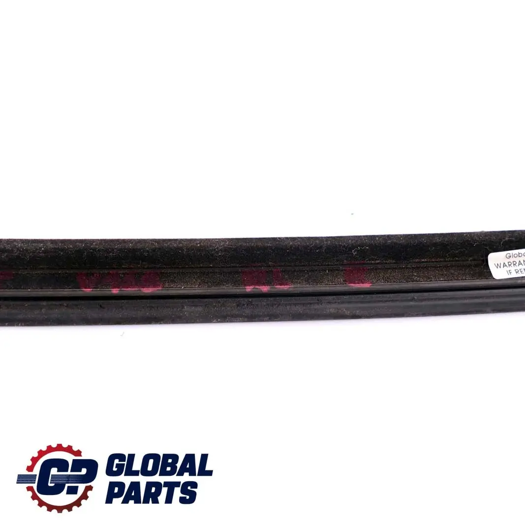 Mercedes-Benz A W168 Rear Left Door Window Outside Sealing Rail Seal Gasket para con número de pieza A1687350965 Mercedes-Benz A W168 Rear Left Door Window Outside Sealing Rail Seal Gasket - SKU A1687350965 - Número de pieza A1687350965