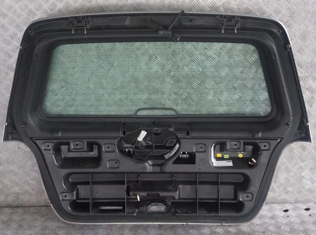 Boot Trunk Lid Tailgate Polar Silver Metallic - 761U to Mercedes A-Class W168 with Part number A1687405205 Mercedes A-Class W168 Boot Trunk Lid Tailgate Polar Silver Metallic - 761U - SKU A1687405205-PS - Part number A1687405205