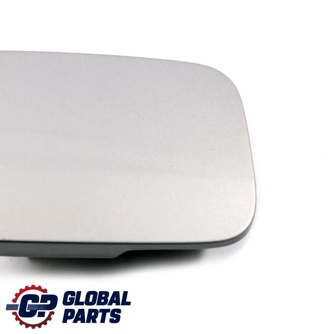 Benz a Class W168 Sportellino Serbatoio Tappo Moonlight Argento - 706 per Mercedes con numero di parte A1687500106 Mercedes Benz a Class W168 Sportellino Serbatoio Tappo Moonlight Argento - 706 - SKU A1687500106-MOON - Numero di parte A1687500106