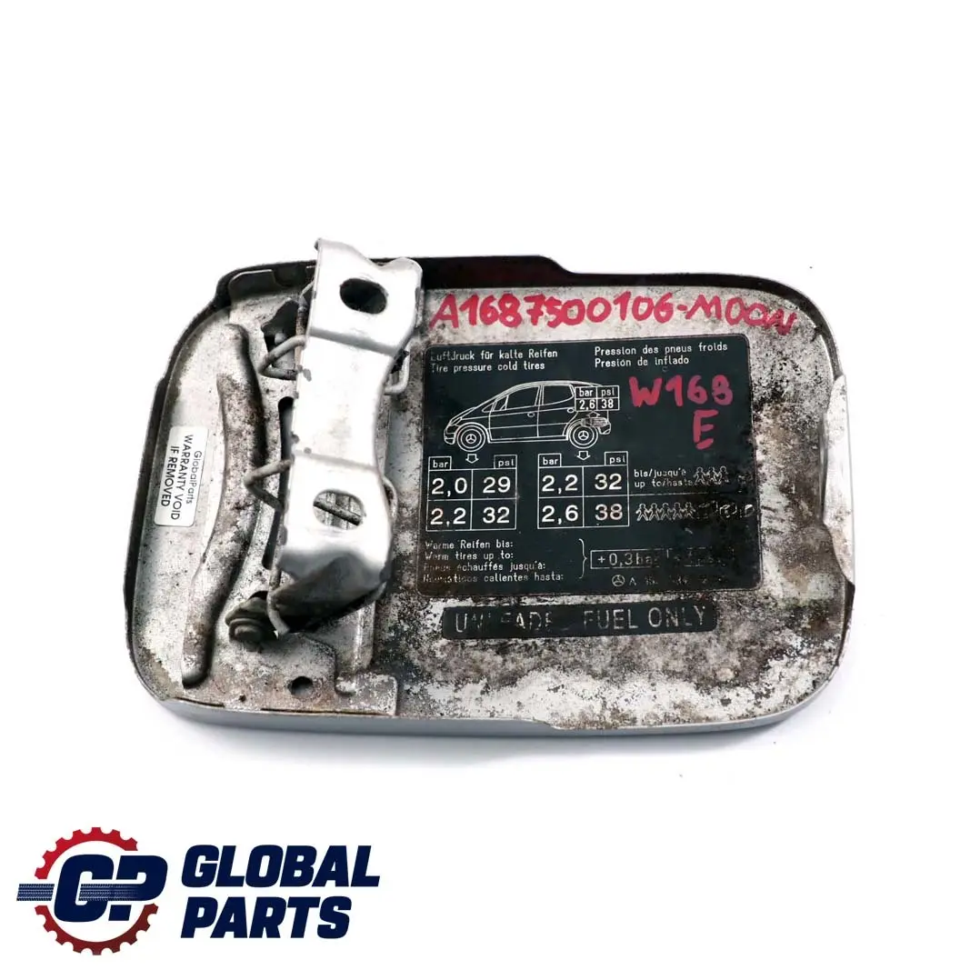 Benz a Class W168 Sportellino Serbatoio Tappo Moonlight Argento - 706 per Mercedes con numero di parte A1687500106 Mercedes Benz a Class W168 Sportellino Serbatoio Tappo Moonlight Argento - 706 - SKU A1687500106-MOON - Numero di parte A1687500106