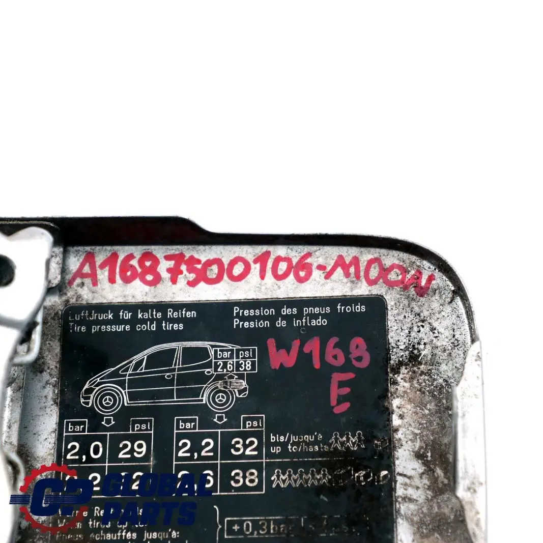 Tapa del Deposito De Combustible Plata Claro De Luna - 706 para Mercedes W168 con número de pieza A1687500106 Mercedes W168 Tapa del Deposito De Combustible Plata Claro De Luna - 706 - SKU A1687500106-MOON - Número de pieza A1687500106