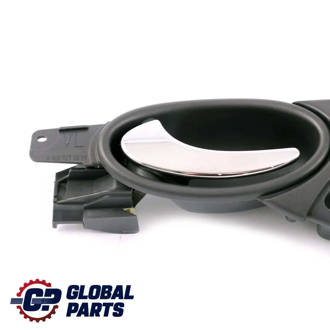 Mercedes-Benz W168 Porte Poignee Interieur a L'Avant Gauche pour à propos du numéro de pièce A1687600161 Mercedes-Benz W168 Porte Poignee Interieur a L'Avant Gauche - SKU A1687600161 - Numéro de pièce A1687600161