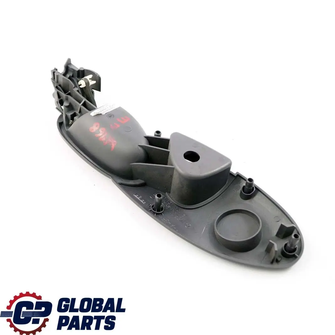 Interior Tirador Puerta Trasera Izquierda Gris para Mercedes W168 con número de pieza A1687600561 Mercedes W168 Interior Tirador Puerta Trasera Izquierda Gris - SKU A1687600561 - Número de pieza A1687600561