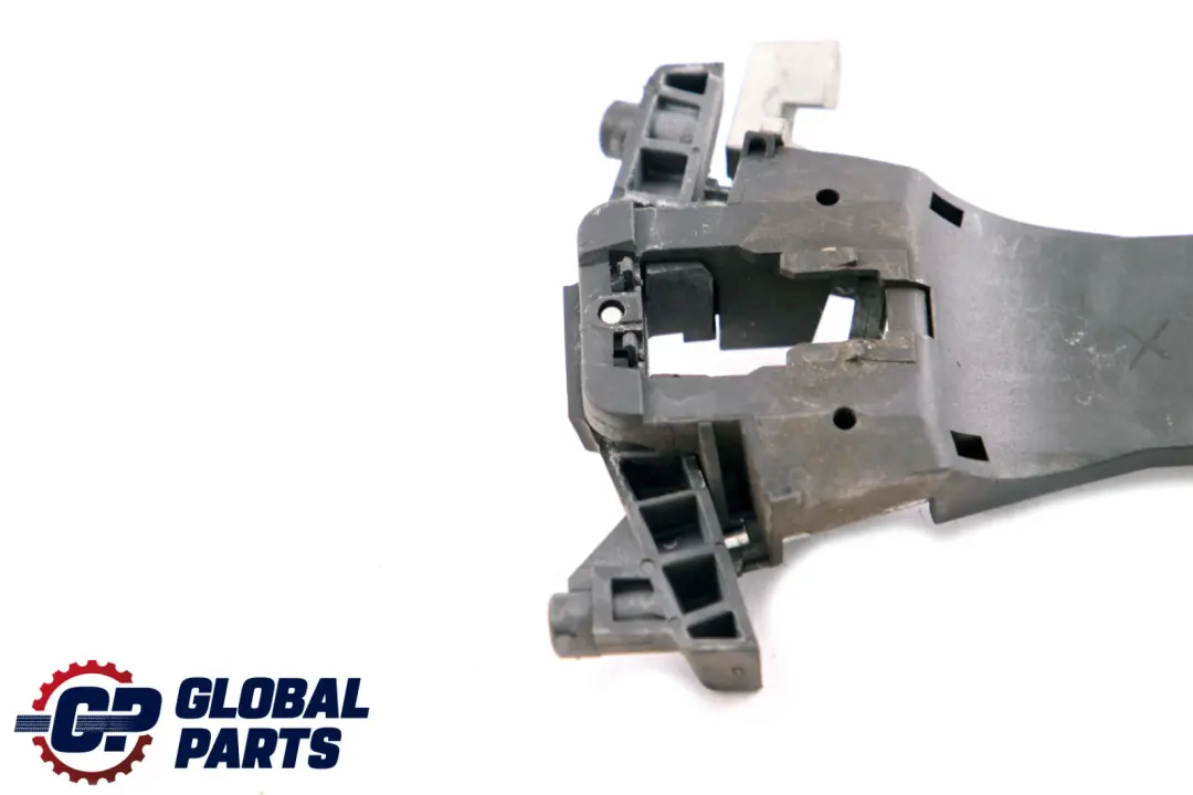 A-Klasse W168 Tür Vorne Links Handgriff Aussen Halter für Mercedes mit Teilenummer A1687601334 Mercedes A-Klasse W168 Tür Vorne Links Handgriff Aussen Halter - SKU A1687601334 - Teilenummer A1687601334