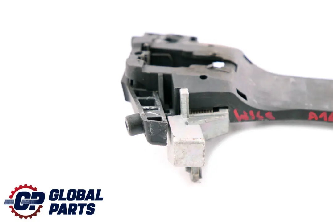 Soporte manija puerta delantera derecha Abrazadera cojinete para Mercedes W168 con número de pieza A1687601434 Mercedes W168 Soporte manija puerta delantera derecha Abrazadera cojinete - SKU A1687601434 - Número de pieza A1687601434