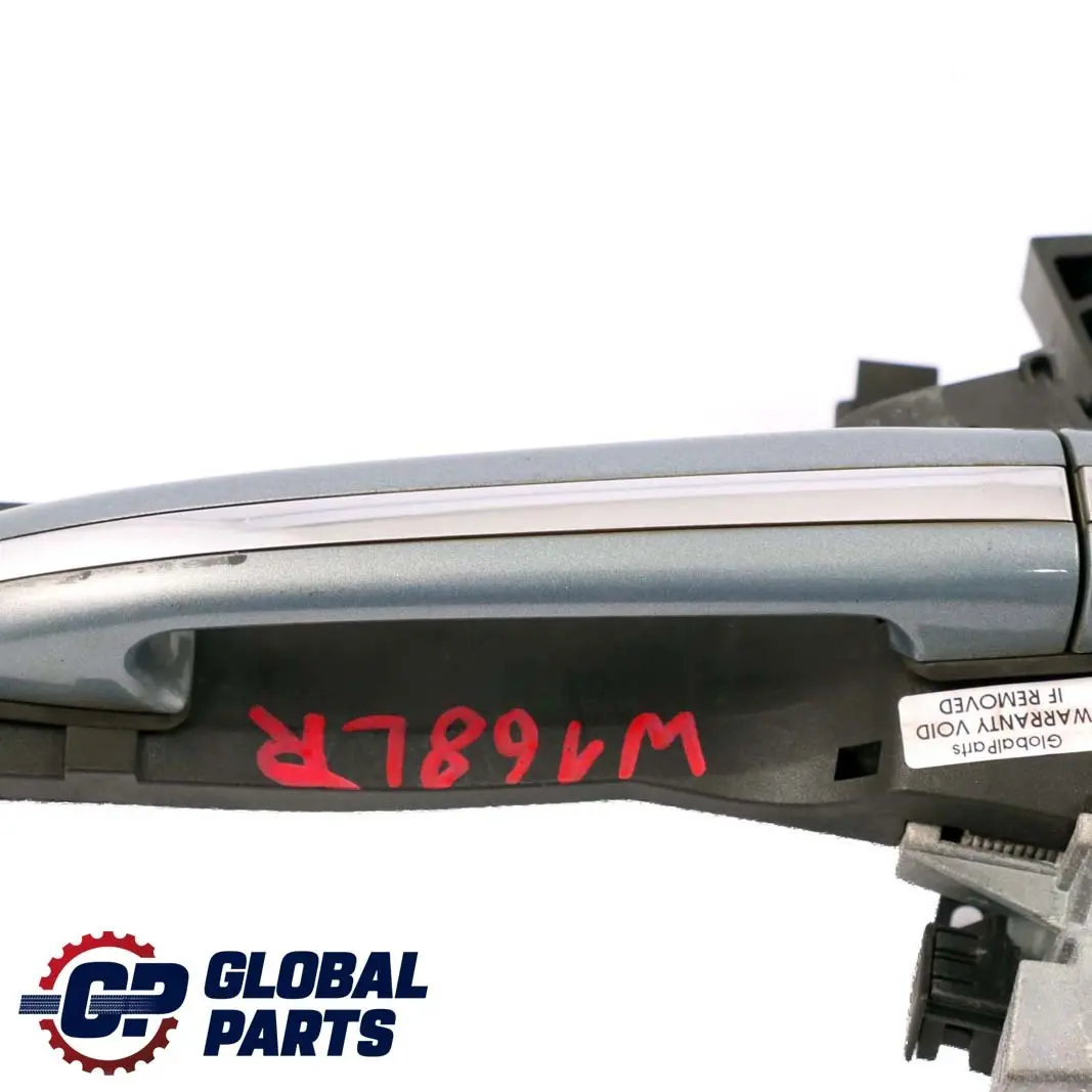 Maniglia porta posteriore sinistra N/S Grigio Cumulo - 757 per Mercedes W168 con numero di parte A1687601534 Mercedes W168 Maniglia porta posteriore sinistra N/S Grigio Cumulo - 757 - SKU A1687601534-CUG - Numero di parte A1687601534