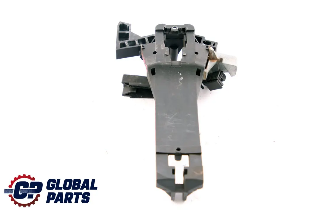 Benz W168 Puerta Trasera Izquierda Manija Soporte Rodamiento Abrazadera para Mercedes con número de pieza A1687601534 Mercedes Benz W168 Puerta Trasera Izquierda Manija Soporte Rodamiento Abrazadera - SKU A1687601534 - Número de pieza A1687601534