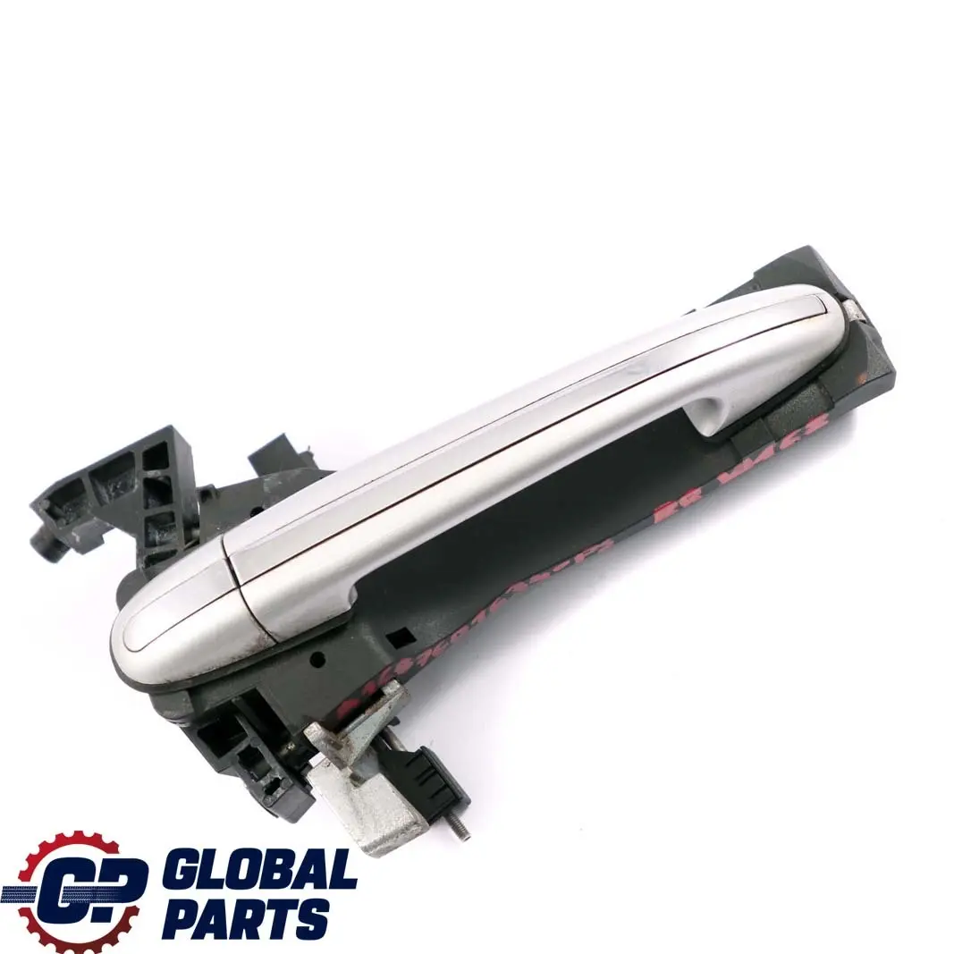 Puerta Trasera Derecha Tirador Plata Polar Metalizado 761 para Mercedes W168 con número de pieza A1687601634 Mercedes W168 Puerta Trasera Derecha Tirador Plata Polar Metalizado 761 - SKU A1687601634-PS - Número de pieza A1687601634