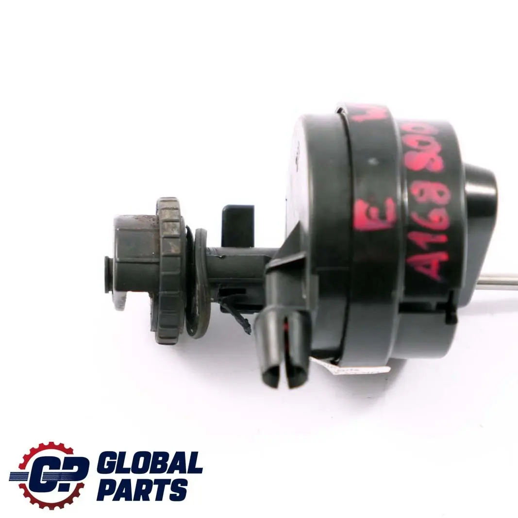 Staffa elemento blocco dello sportello serbatoio per Mercedes W168 con numero di parte A1688000075 Mercedes W168 Staffa elemento blocco dello sportello serbatoio - SKU A1688000075 - Numero di parte A1688000075