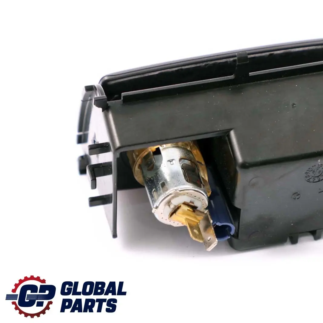 Cenicero Consola Central Bandeja De Cenizas para Mercedes W168 con número de pieza A1688100130 Mercedes W168 Cenicero Consola Central Bandeja De Cenizas - SKU A1688100130 - Número de pieza A1688100130