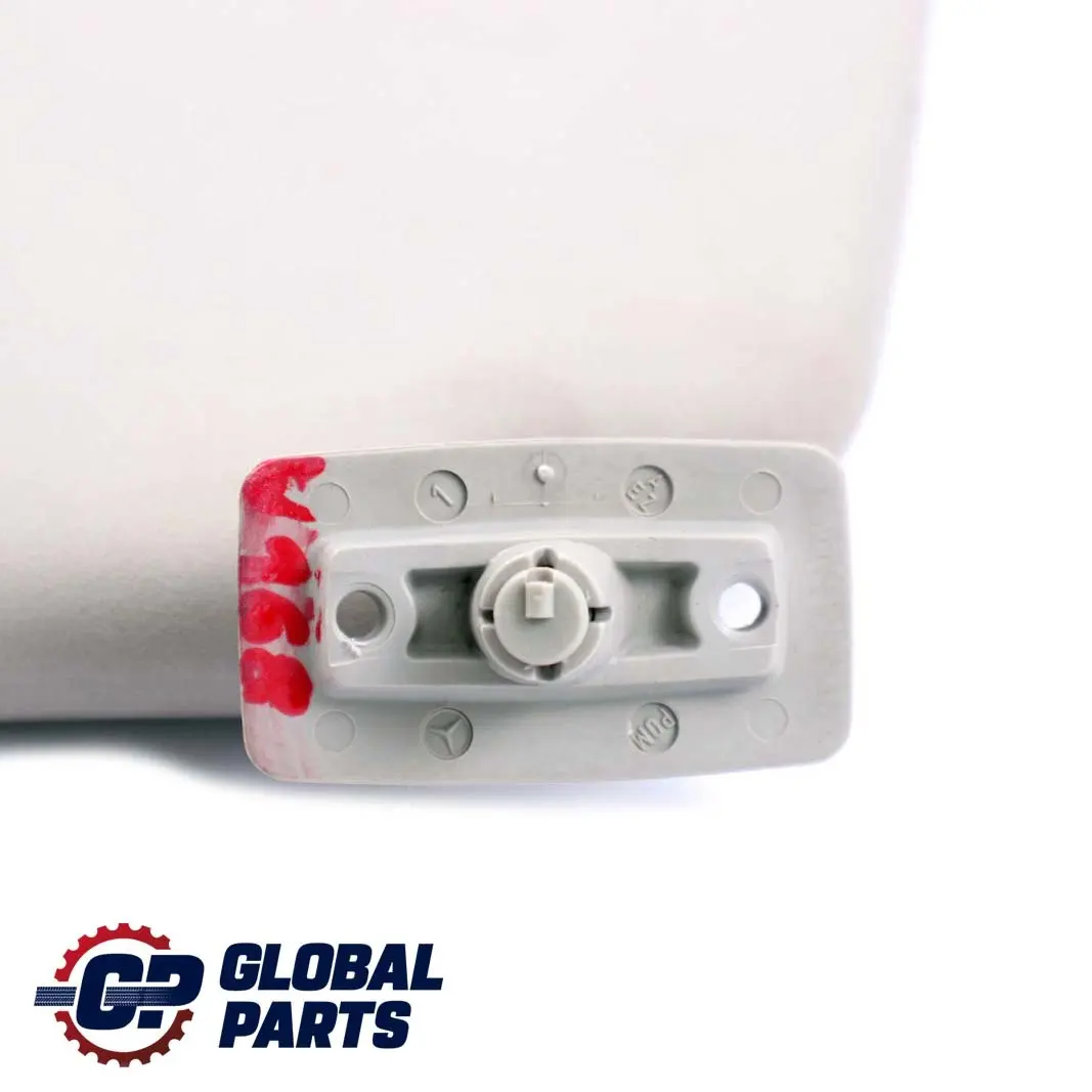 Classe A W168 Coperchio parasole Specchio destro O/S Grigio per Mercedes con numero di parte A1688100210 Mercedes Classe A W168 Coperchio parasole Specchio destro O/S Grigio - SKU A1688100210 - Numero di parte A1688100210