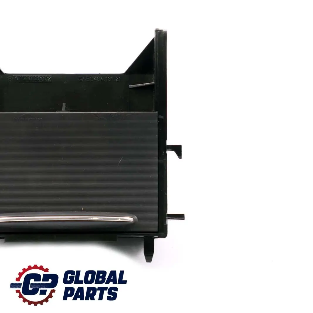 Consola Central Cenicero Delantero Cenicero para Mercedes W168 con número de pieza A1688130002 Mercedes W168 Consola Central Cenicero Delantero Cenicero - SKU A1688130002 - Número de pieza A1688130002