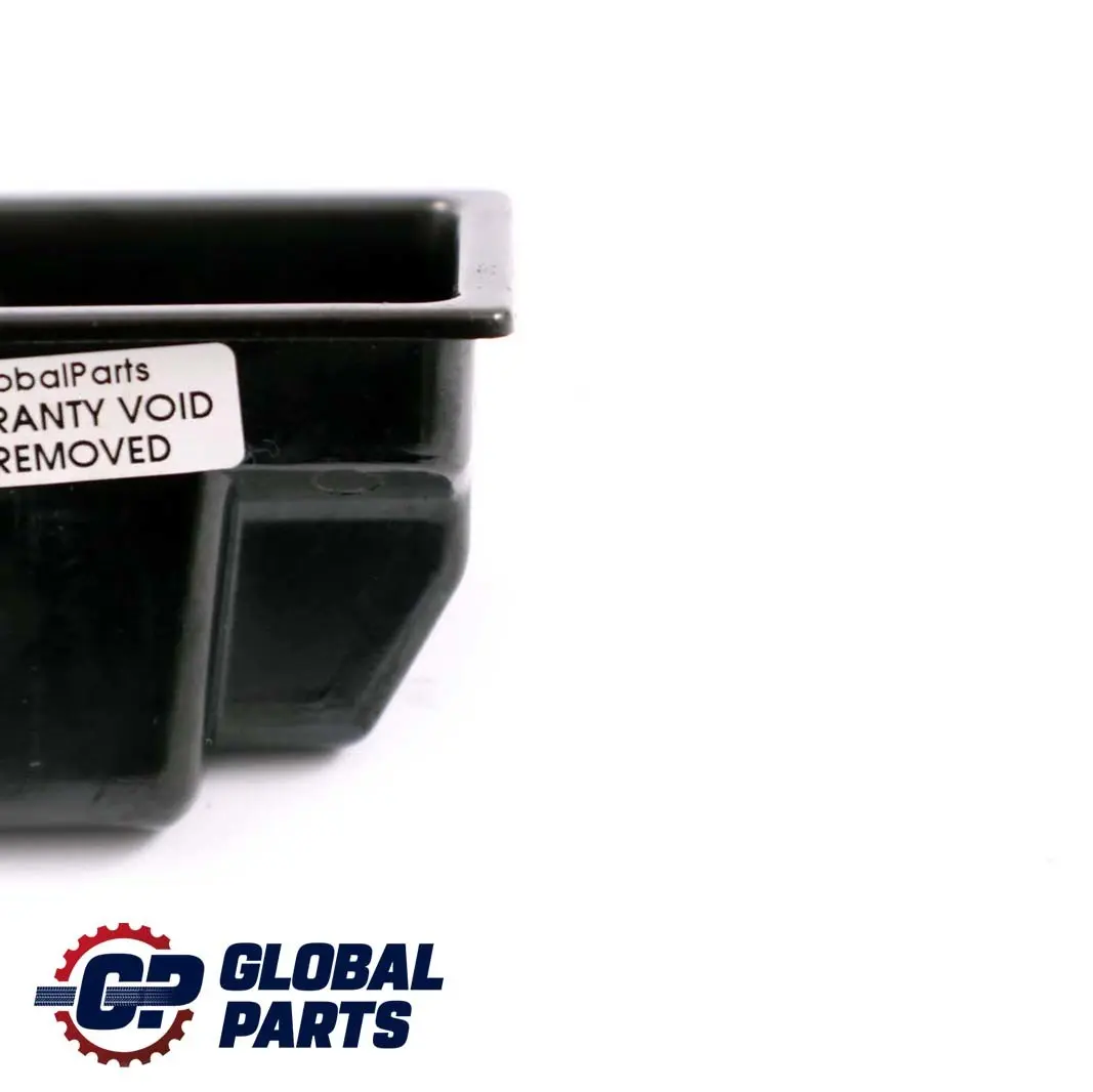 Mercedes-Benz Classe A W168 Inserto Posacenere Console Anteriore per con numero di parte A1688130058 Mercedes-Benz Classe A W168 Inserto Posacenere Console Anteriore - SKU A1688130058 - Numero di parte A1688130058