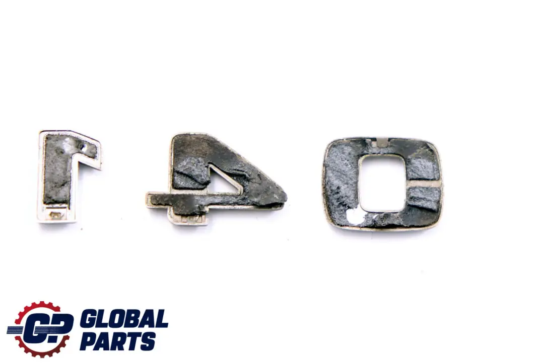 Emblemat Logo Klapy Bagażnika Tył Tylny do Mercedes W169 o numerze A1688170215 Mercedes W169 Emblemat Logo Klapy Bagażnika Tył Tylny - SKU A1688170215 - Numer Części A1688170215