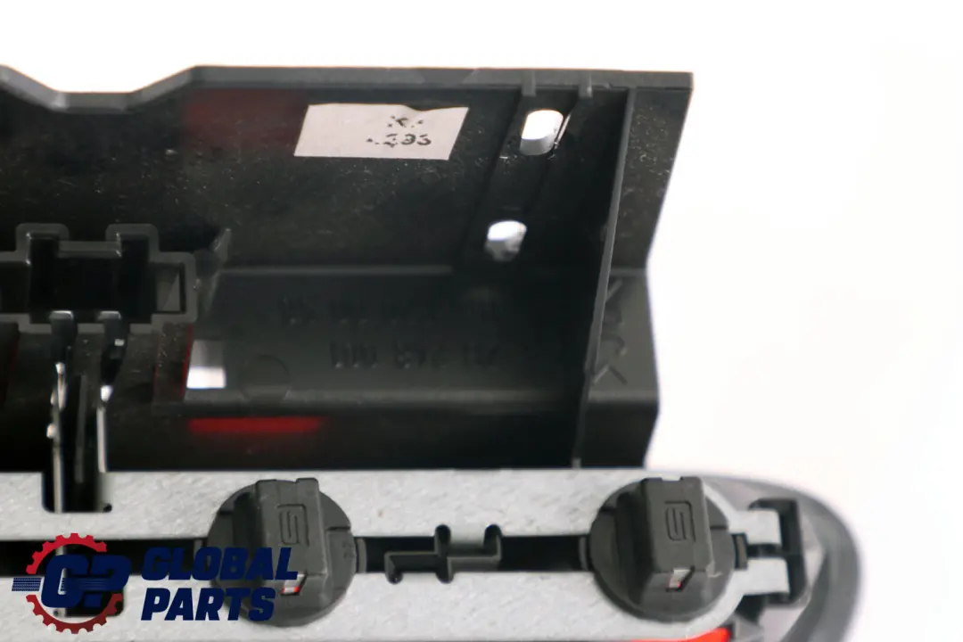 Luz De freno De nivel alto Luz De freno central para Mercedes W168 con número de pieza A1688200056 Mercedes W168 Luz De freno De nivel alto Luz De freno central - SKU A1688200056 - Número de pieza A1688200056