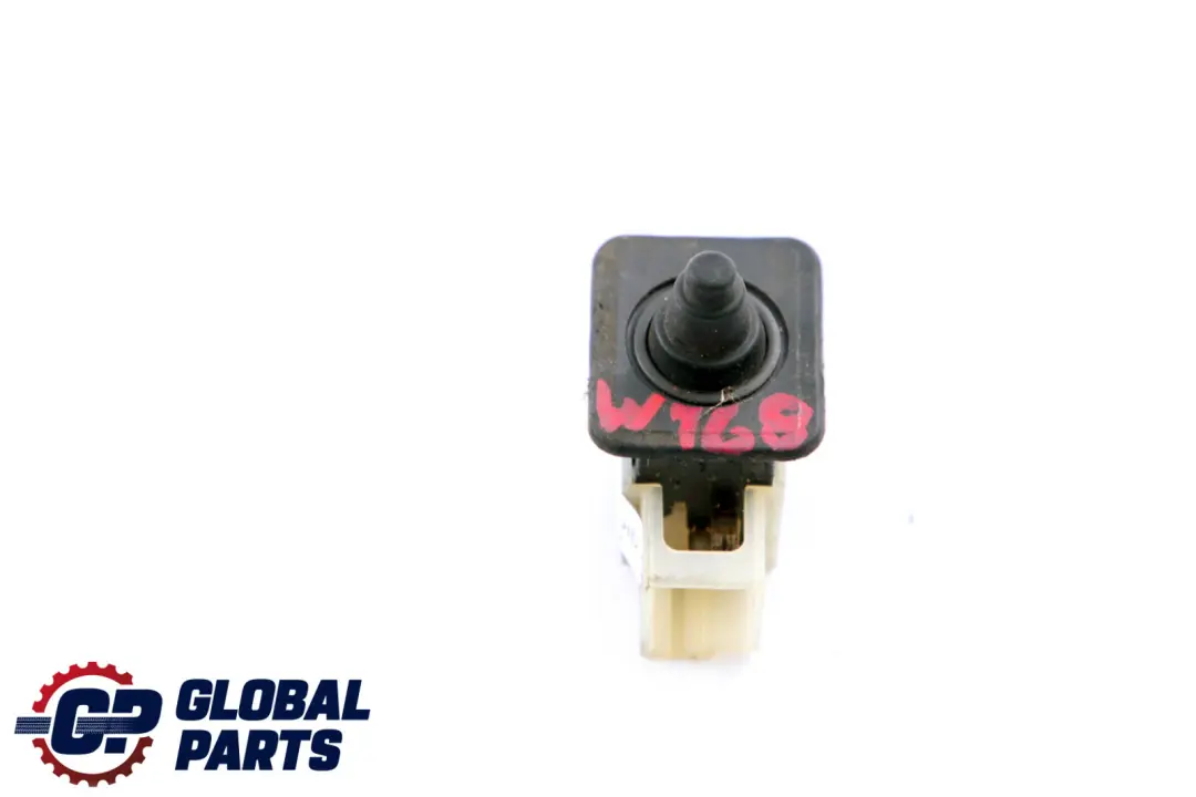 Contatto Porta Schalter per Mercedes W168 W203 W210 con numero di parte A1688201910 Mercedes W168 W203 W210 Contatto Porta Schalter - SKU A1688201910 - Numero di parte A1688201910