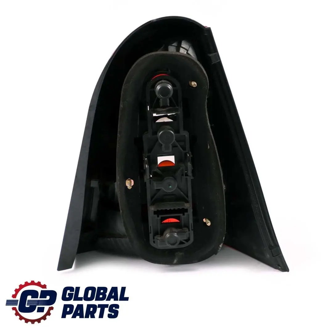 Mercedes-Benz Clase A W168 Rear Left Tail Light Side Panel para con número de pieza A1688202964 Mercedes-Benz Clase A W168 Rear Left Tail Light Side Panel - SKU A1688202964 - Número de pieza A1688202964