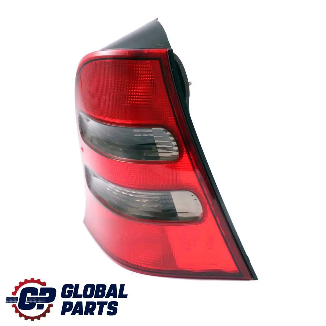 Mercedes-Benz Clase A W168 Luz trasera derecha Panel lateral para con número de pieza A1688203064 Mercedes-Benz Clase A W168 Luz trasera derecha Panel lateral - SKU A1688203064 - Número de pieza A1688203064