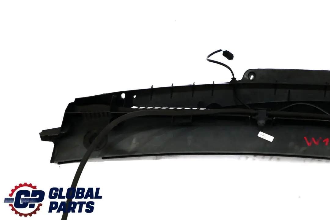 Benz Clase A W168 Parabrisas Scuttle Panel Wiper Trim para Mercedes con número de pieza A1688300613 Mercedes Benz Clase A W168 Parabrisas Scuttle Panel Wiper Trim - SKU A1688300613 - Número de pieza A1688300613