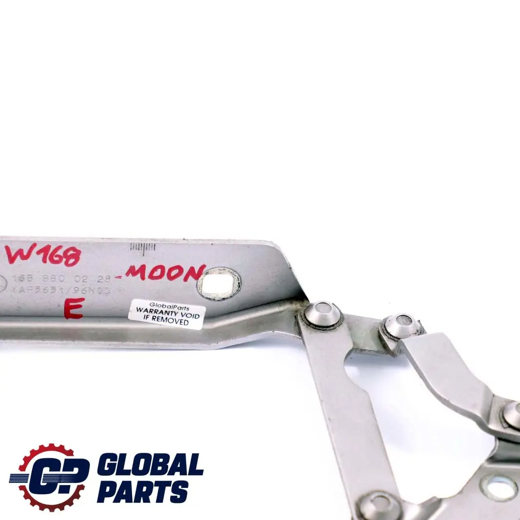 Mercedes-Benz A W168 Bisagra Derecha Capo Delantero Moonlight Silver para con número de pieza A1688800228 Mercedes-Benz A W168 Bisagra Derecha Capo Delantero Moonlight Silver - SKU A1688800228-MOON - Número de pieza A1688800228