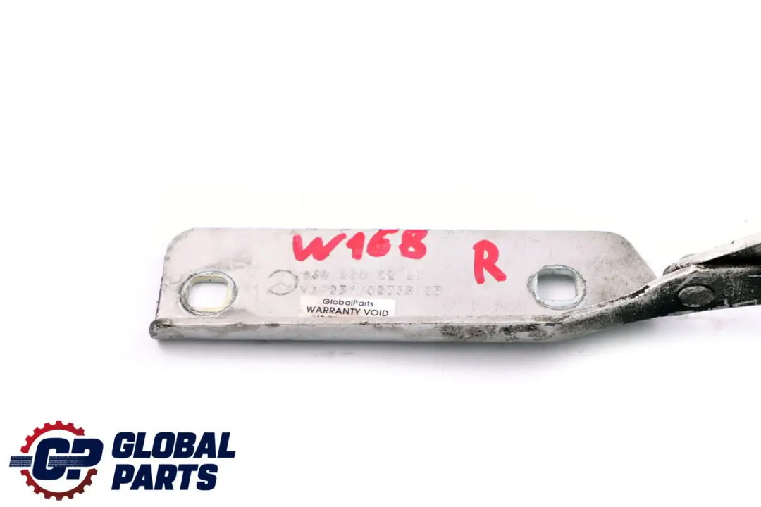 Haubenscharnier Motorhaube Rechts Polar Silver für Mercedes A W168 mit Teilenummer A1688800228 Mercedes A W168 Haubenscharnier Motorhaube Rechts Polar Silver - SKU A1688800228-PS - Teilenummer A1688800228