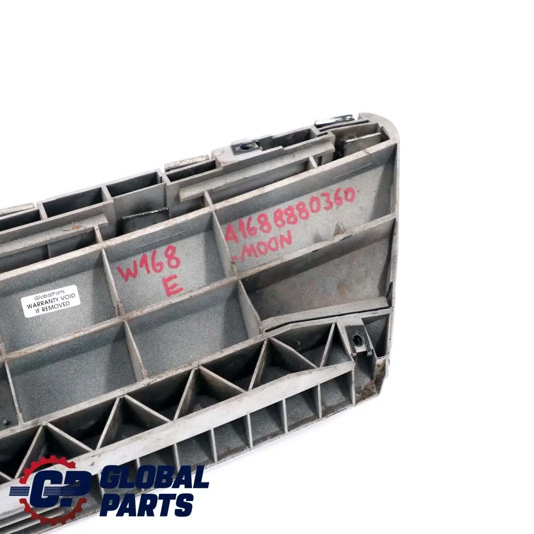 Mercedes-Benz W168 Calandre Transporteur Moonlight Silver 706 Argent pour à propos du numéro de pièce A1688880360 Mercedes-Benz W168 Calandre Transporteur Moonlight Silver 706 Argent - SKU A1688880360-MOON - Numéro de pièce A1688880360