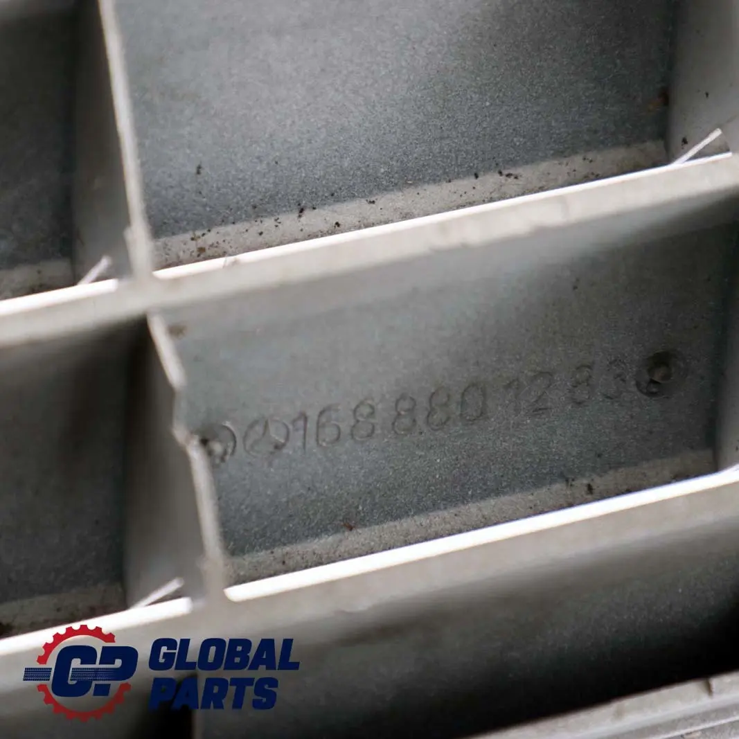 Benz a Class W168 Griglia Radiatore Supporto Polar Argento 761 per Mercedes con numero di parte A1688880360 Mercedes Benz a Class W168 Griglia Radiatore Supporto Polar Argento 761 - SKU A1688880360-PS1 - Numero di parte A1688880360