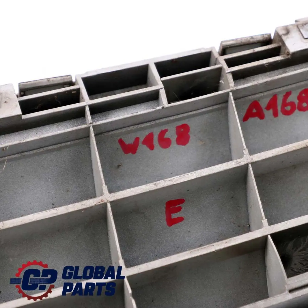 Grill Atrapa Chłodnicy Przód do Mercedes W168 o numerze A1688880360 Mercedes W168 Grill Atrapa Chłodnicy Przód - SKU A1688880360-PS1 - Numer Części A1688880360