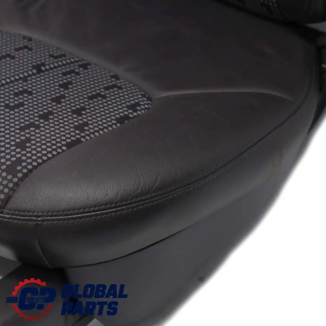 Fotel lewy tył kanapa półskóra do Mercedes W168 o numerze A1689200147 Mercedes W168 Fotel lewy tył kanapa półskóra - SKU A1689200147 - Numer Części A1689200147