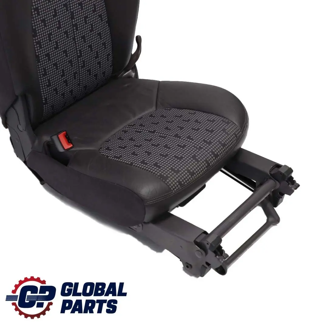 Mercedes-Benz W168 Tissu/Cuir Gris Ardoise Arriere Gauche Siege Arriere Magnu pour  à propos du numéro de pièce A1689200147  Mercedes-Benz W168 Tissu/Cuir Gris Ardoise Arriere Gauche Siege Arriere Magnu - SKU A1689200147 - Numéro de pièce A1689200147