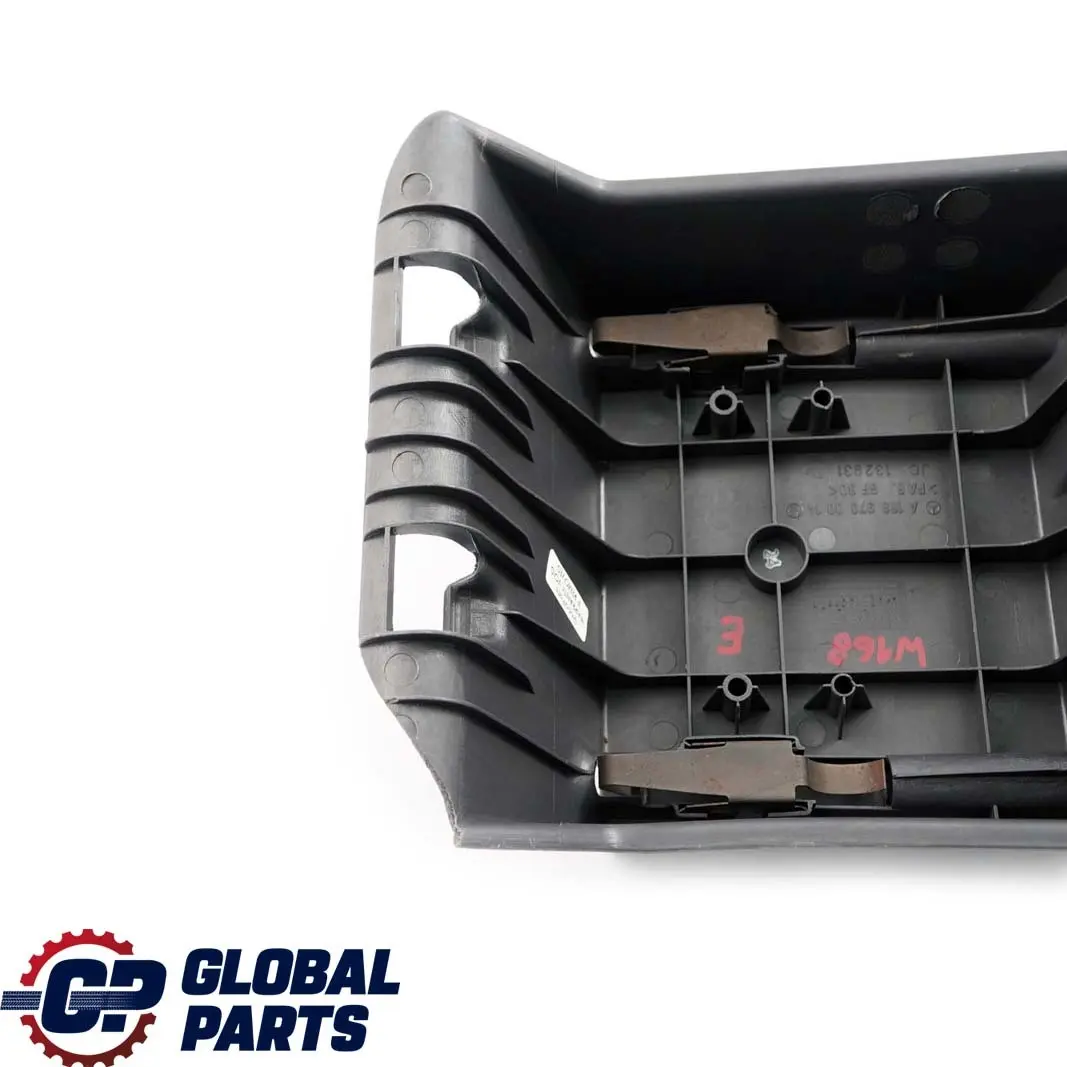 Asiento Trasero Medio Reposacabezas Soporte para Mercedes W168 con número de pieza A1689700014 Mercedes W168 Asiento Trasero Medio Reposacabezas Soporte - SKU A1689700014 - Número de pieza A1689700014