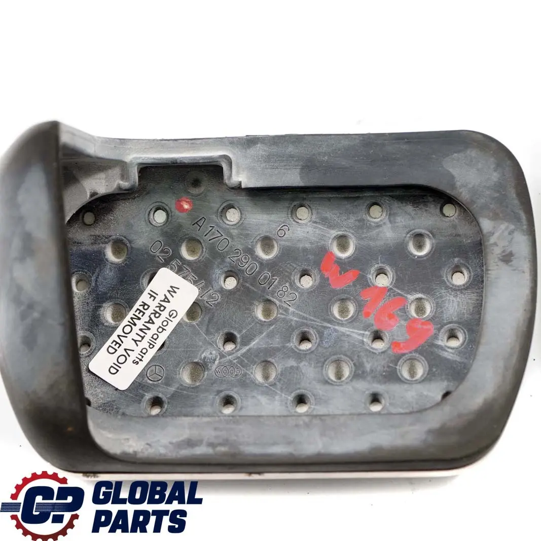 Nakładka Na Pedał Automat Zestaw do Mercedes W169 W245 o numerze A1693000082 Mercedes W169 W245 Nakładka Na Pedał Automat Zestaw - SKU A1693000082 - Numer Części A1693000082