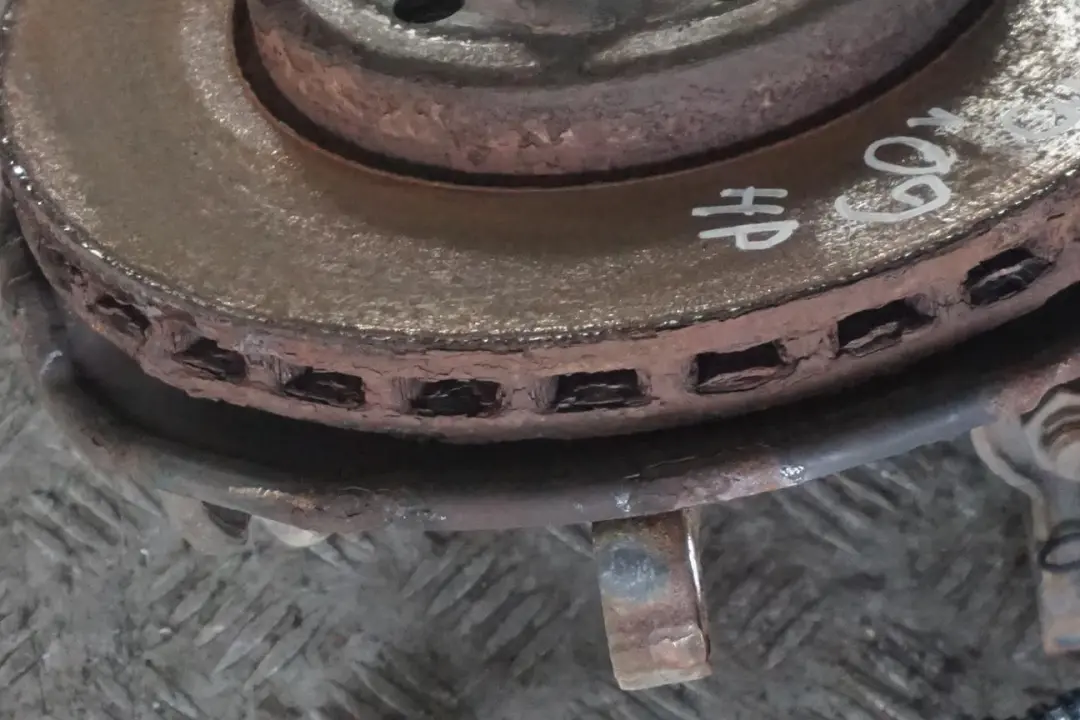 Mercedes B Class B 180 CDI W245 Front Right O/S Suspension Leg Brake Wheel Hub - SKU A1693201730-1 - Part number A1693201730