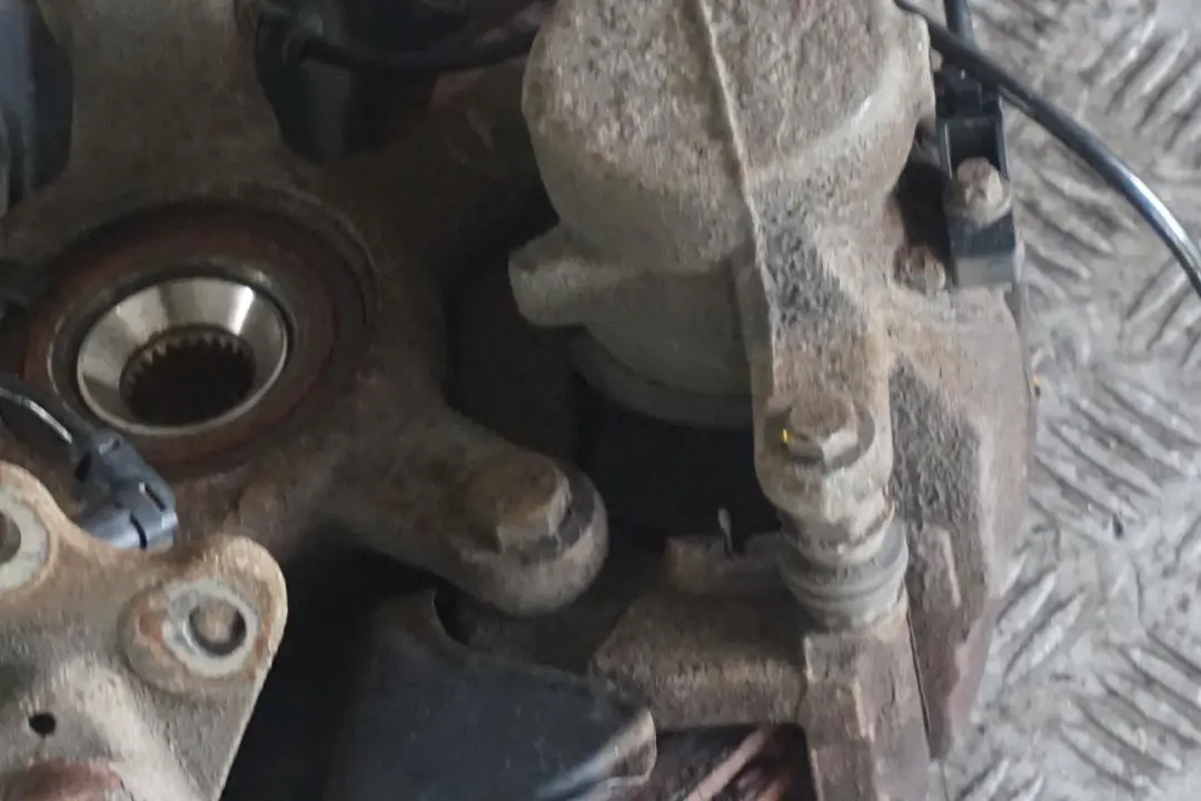 Class B 180 CDI W245 Front Right O/S Suspension Leg Brake Wheel Hub to Mercedes B with Part number A1693201730 Mercedes B Class B 180 CDI W245 Front Right O/S Suspension Leg Brake Wheel Hub - SKU A1693201730-1 - Part number A1693201730