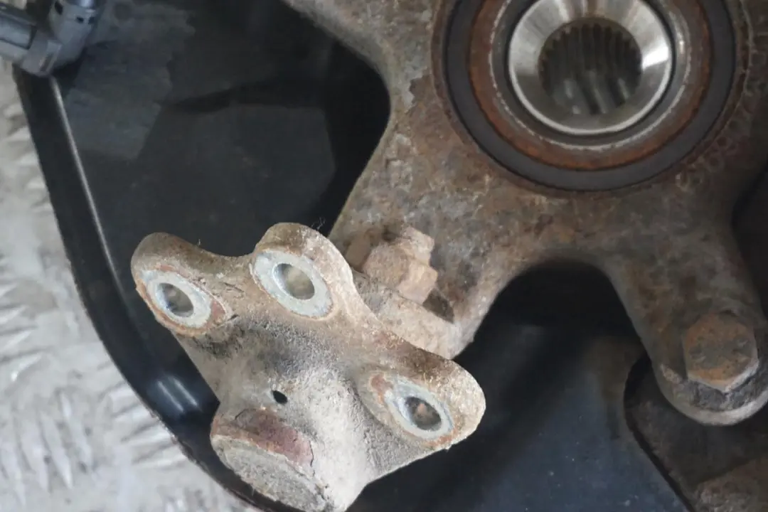 Class B 180 CDI W245 Front Right O/S Suspension Leg Brake Wheel Hub to Mercedes B with Part number A1693201730 Mercedes B Class B 180 CDI W245 Front Right O/S Suspension Leg Brake Wheel Hub - SKU A1693201730-1 - Part number A1693201730