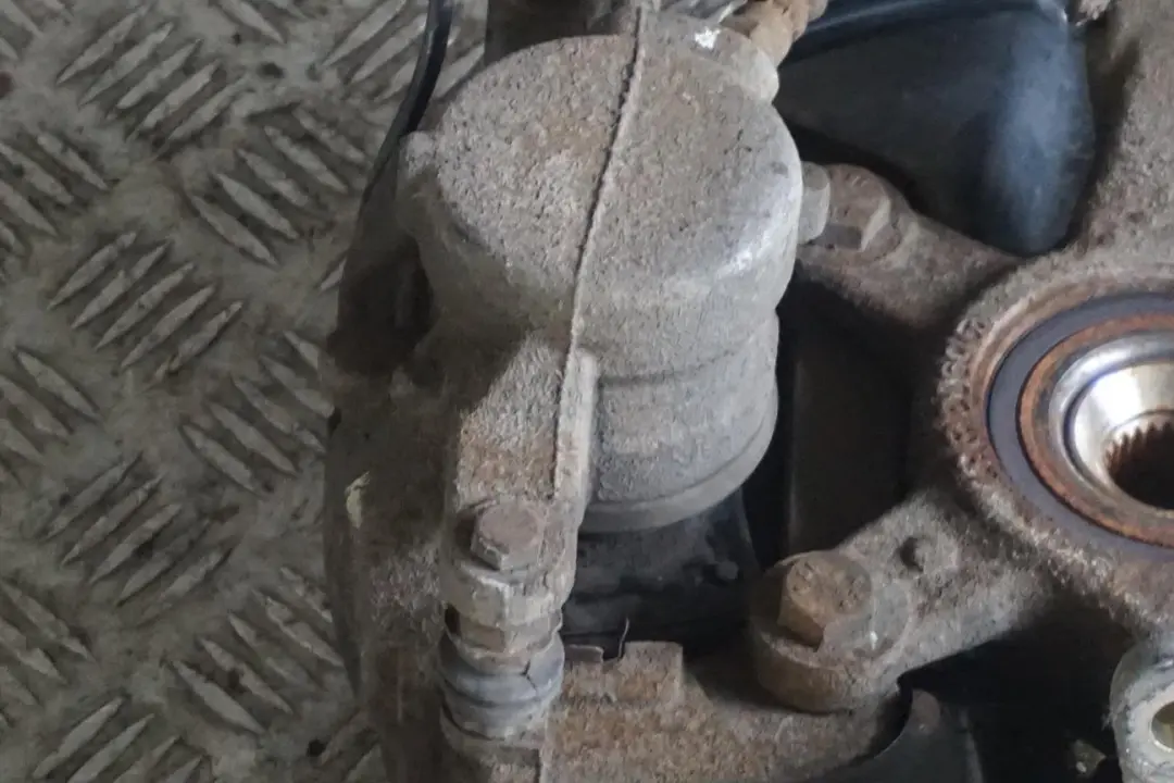 Class B 180 CDI W245 Front Right O/S Suspension Leg Brake Wheel Hub to Mercedes B with Part number A1693201730 Mercedes B Class B 180 CDI W245 Front Right O/S Suspension Leg Brake Wheel Hub - SKU A1693201730 - Part number A1693201730