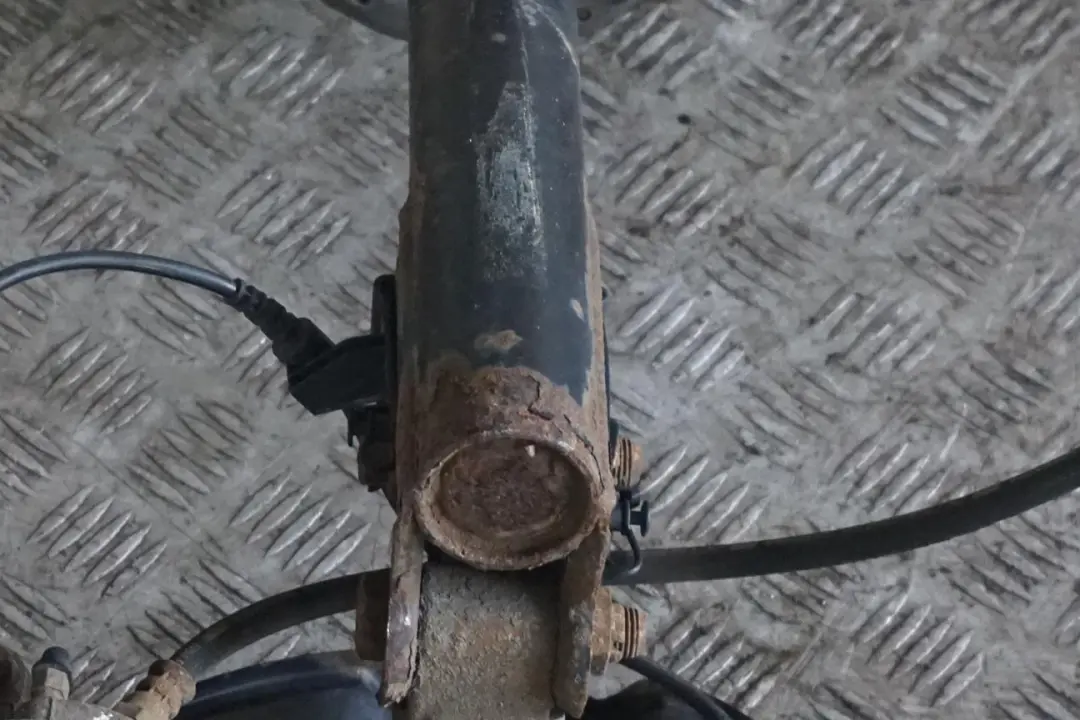 Mercedes B Class B 180 CDI W245 Front Left N/S Suspension Leg Brake Wheel Hub - SKU A1693201730 - Part number A1693201730