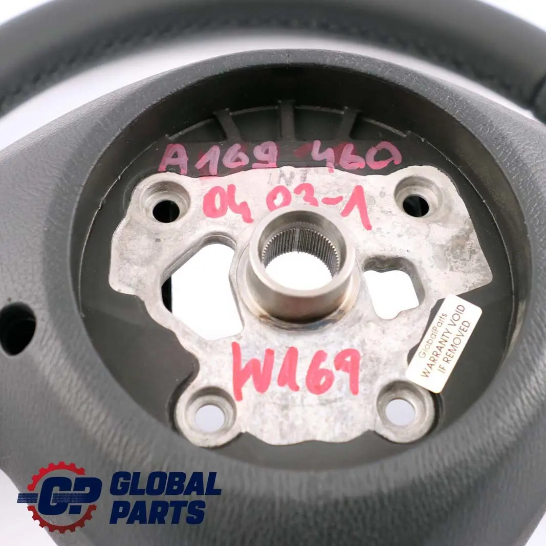 Mercedes-Benz Classe A W169 NOUVEAU Volant en cuir noir avec filets noirs pour à propos du numéro de pièce A1694600403 Mercedes-Benz Classe A W169 NOUVEAU Volant en cuir noir avec filets noirs - SKU A1694600403-1 - Numéro de pièce A1694600403