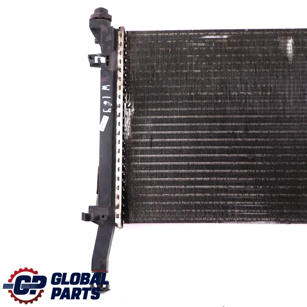 Radiatore raffreddamento aria motore per Mercedes A B W169 W245 con numero di parte A1695000303 Mercedes A B W169 W245 Radiatore raffreddamento aria motore - SKU A1695000303 - Numero di parte A1695000303