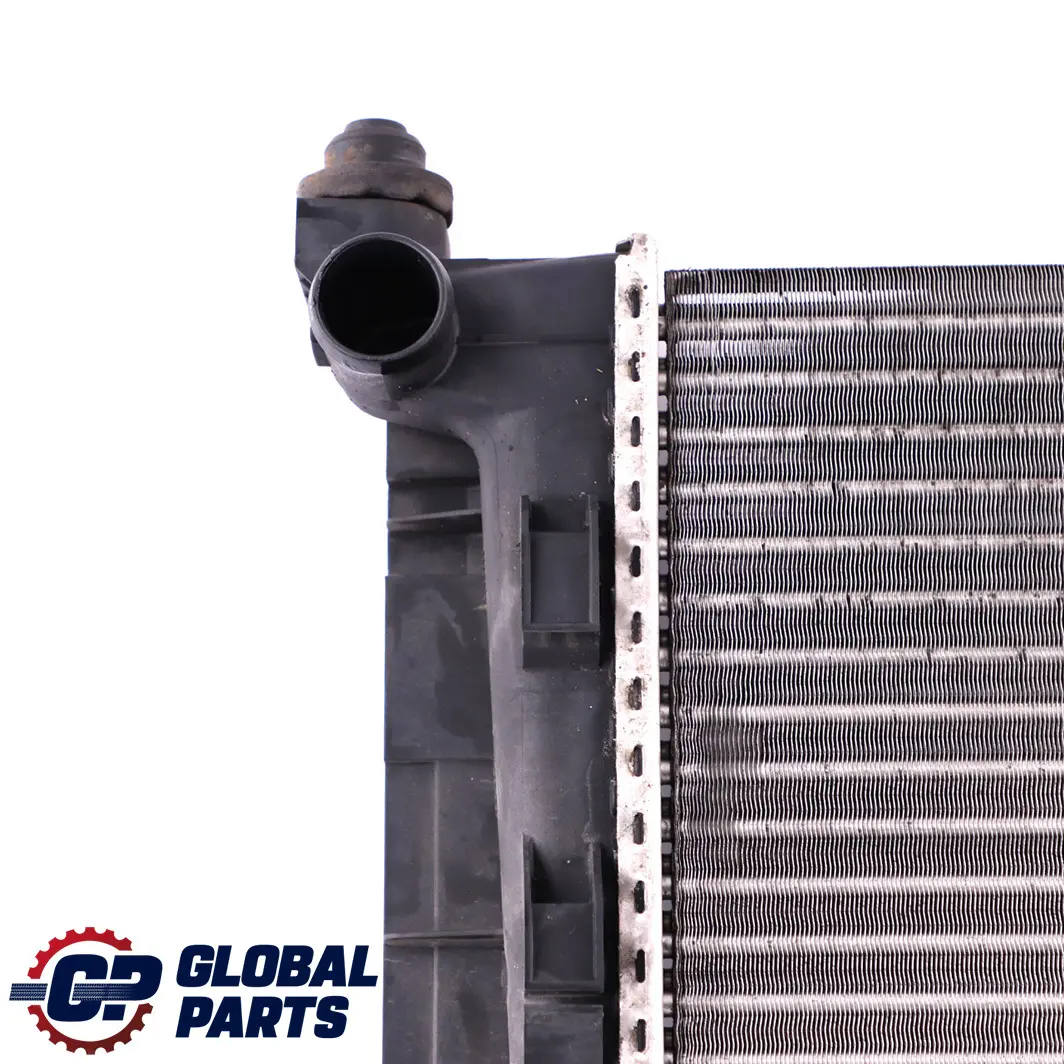 Radiador de refrigeración de aire del motor para Mercedes A B W169 W245 con número de pieza A1695000303 Mercedes A B W169 W245 Radiador de refrigeración de aire del motor - SKU A1695000303 - Número de pieza A1695000303