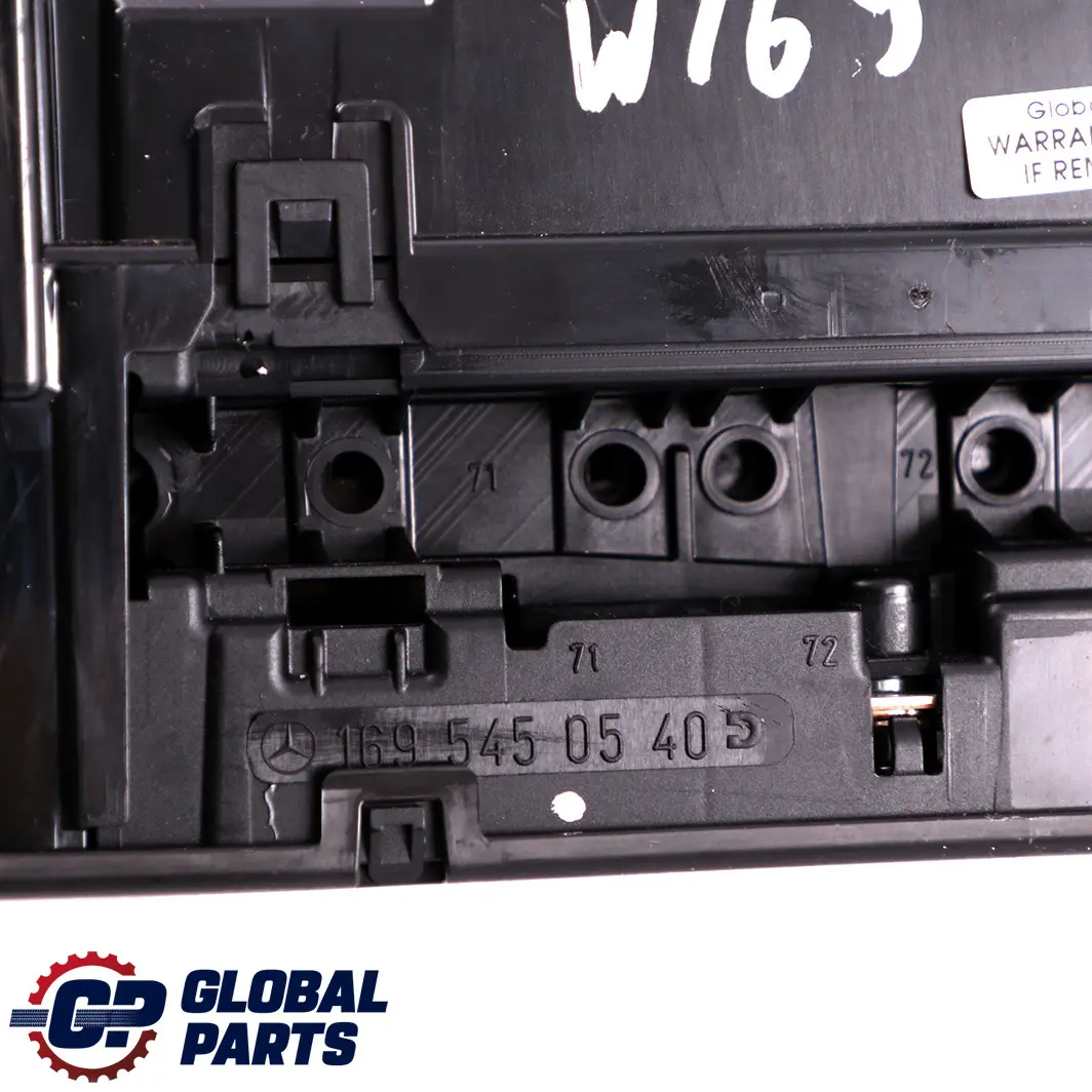 Relaiseinheit Sicherungskasten für Mercedes W169 mit Teilenummer A1695450540 Mercedes W169 Relaiseinheit Sicherungskasten - SKU A1695450540 - Teilenummer A1695450540