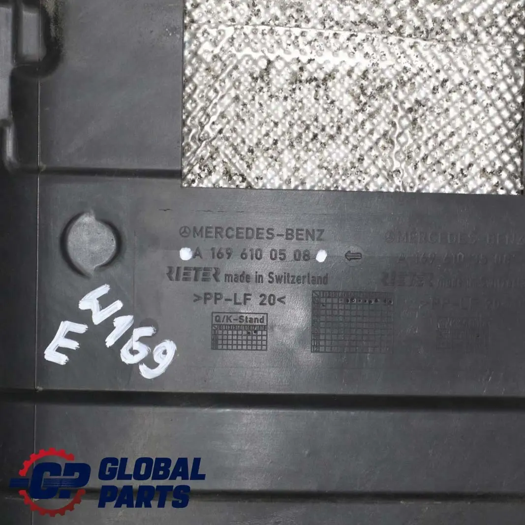 Mercedes-Benz Clase A W169 Tapa Tapa Tunel para con número de pieza A1696100508 Mercedes-Benz Clase A W169 Tapa Tapa Tunel - SKU A1696100508 - Número de pieza A1696100508