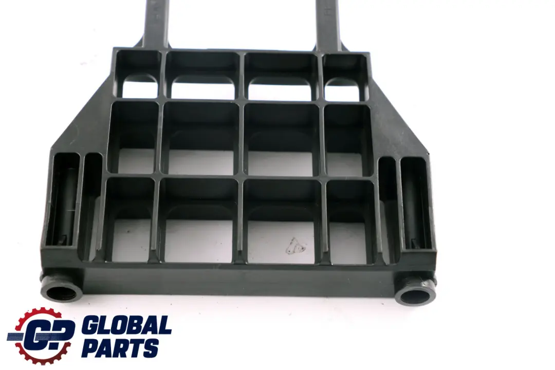 Mercedes-Benz A B Classe W169 W245 Support de Batterie Borne Support pour à propos du numéro de pièce A1696102136 Mercedes-Benz A B Classe W169 W245 Support de Batterie Borne Support - SKU A1696102136 - Numéro de pièce A1696102136